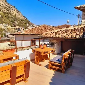 Edward Lear Hotel Berat